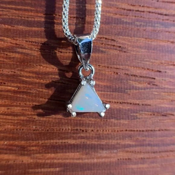 Beautiful Diagonal Patterned Triangular Cut Opal 18” 1mm Popcorn Necklace - Picture 5 of 8